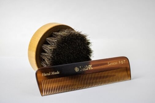 Brush vs Comb | Which Beard Tool Is Best for You?